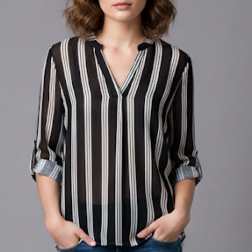 158. NWOT! Rue 21 Black & White Striped Pullover top | Large